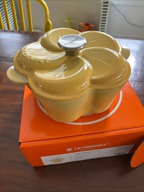 NIB Le Creuset floral cocotte